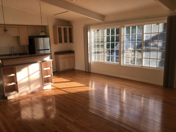 1815 N Beverly Glen Blvd