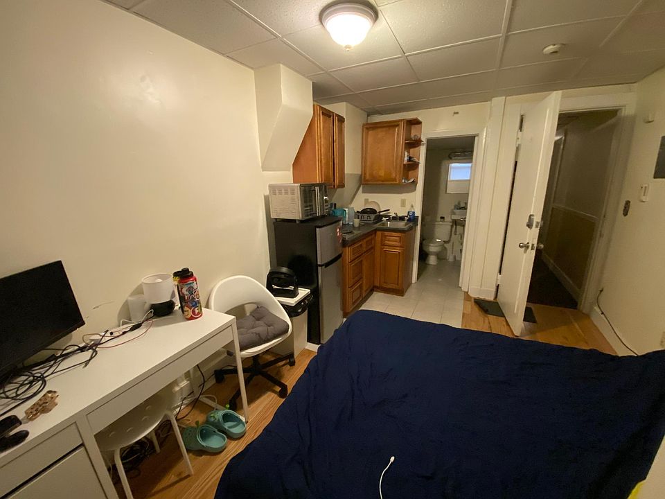 2nd image of 505A Beacon St #D