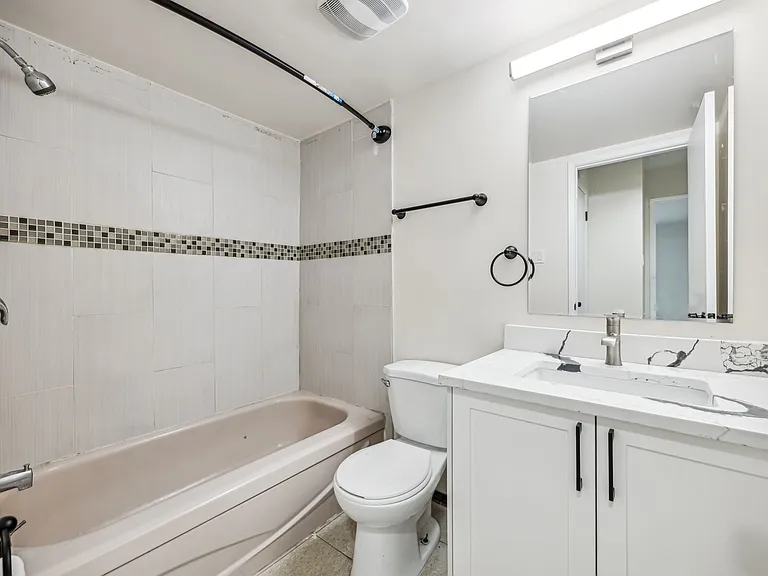 510 58th Ave SW #302 — Photo 11
