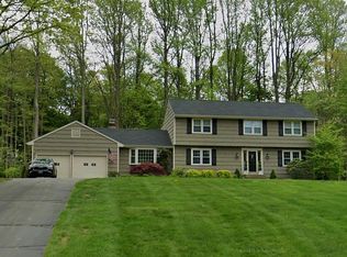 20 Cranbury Dr, Trumbull, CT