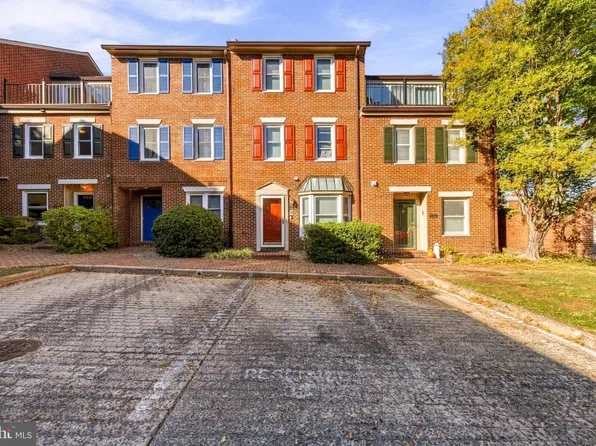 1148 N Taylor St #1, Arlington, VA 22201