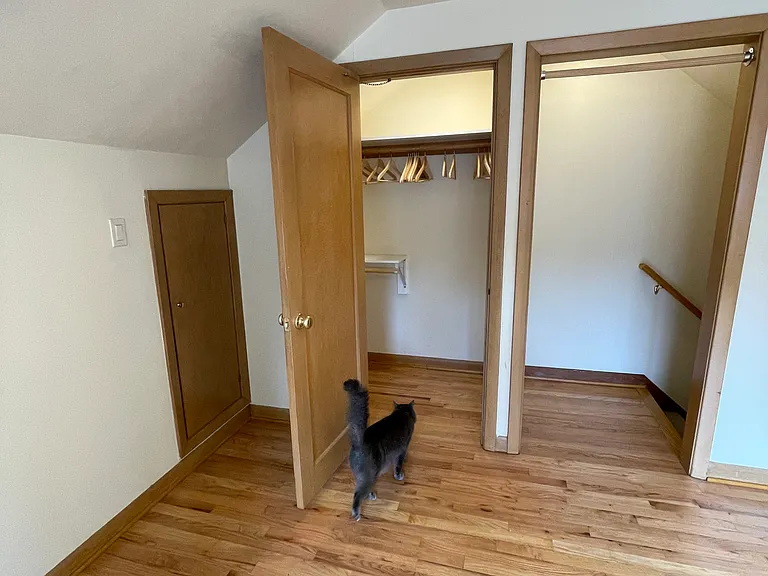 NE 57th Ave — Photo 10