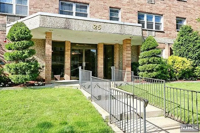 25 Jefferson St #6D — Photo 2