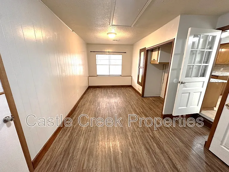5305 Brookdale Dr — Photo 5