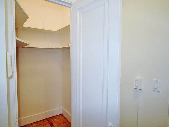 5th image of 135 E 63rd St APT 5E