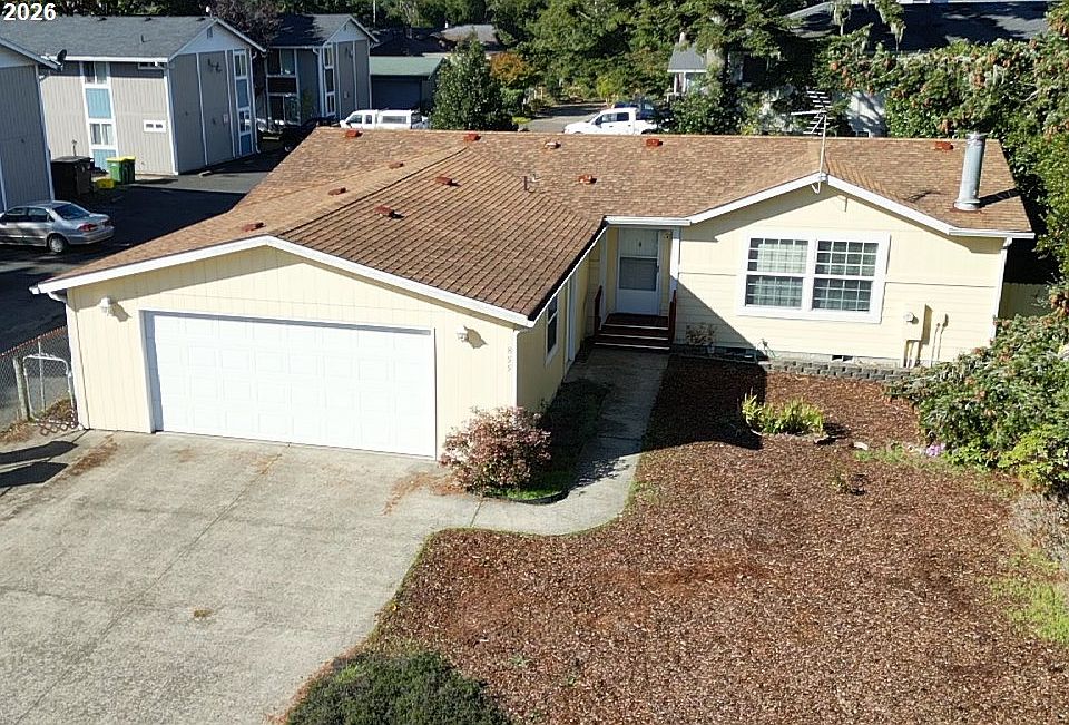 1st image of 855 Maple St