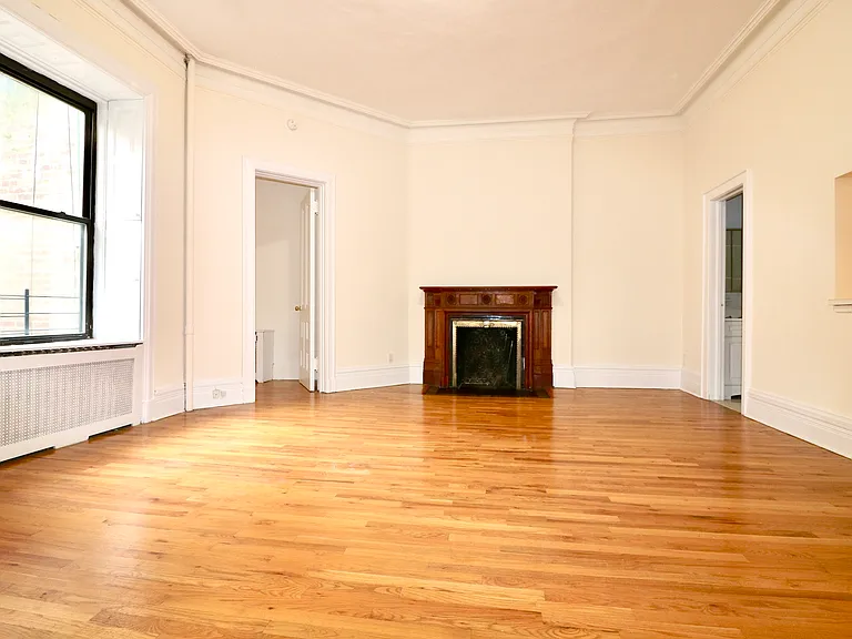17 W 73rd St #2R — Photo 3