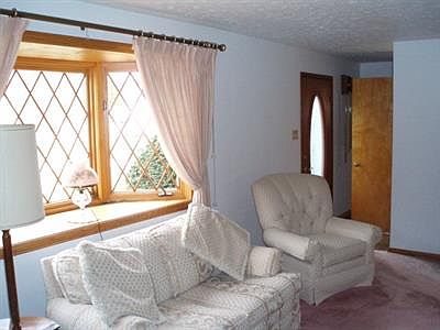 5th image of 20677 Baird Ave