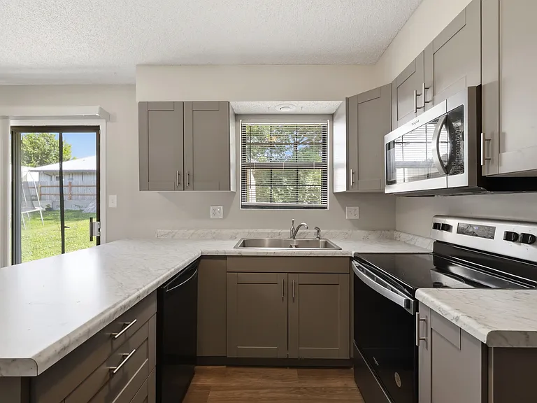3508 SW Jackson St #3508 — Photo 7