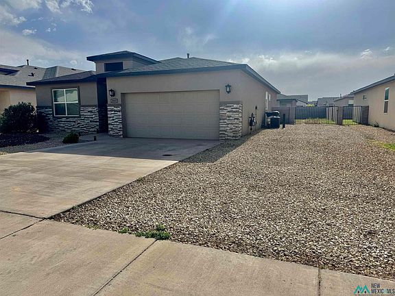 3rd image of 3805 Saguaro Dr