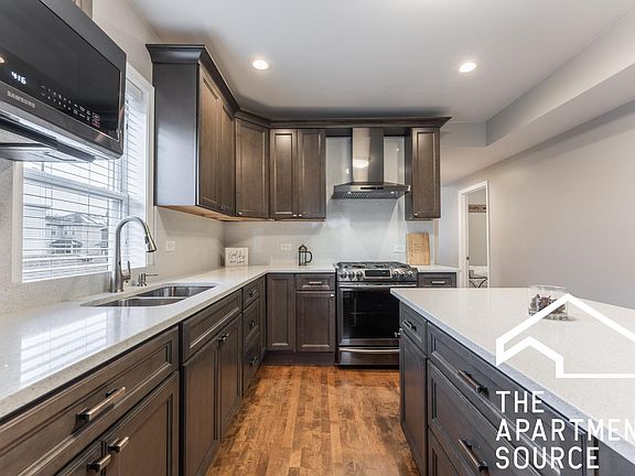 3rd image of 6317 W Melrose St #2F
