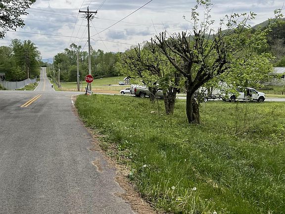 2nd image of Wildwood Cir