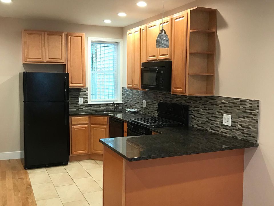 1st image of 2738 Oakford St