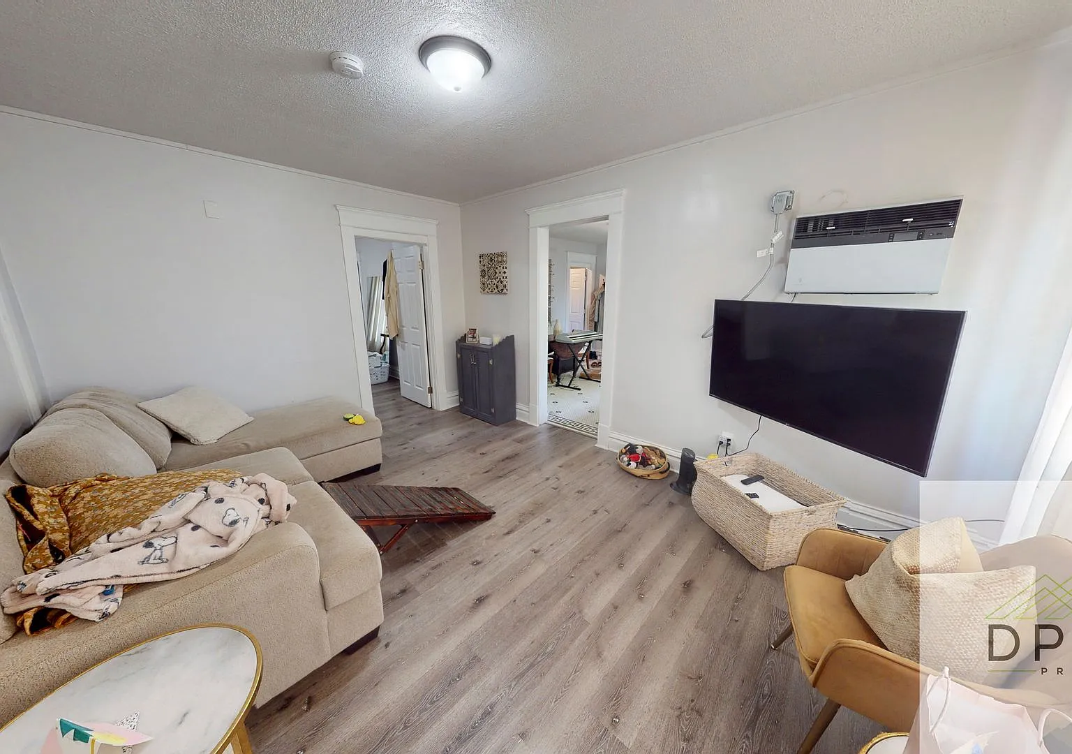 Welcome to 214 E Elm Lansing MI 48910!! — Photo 3