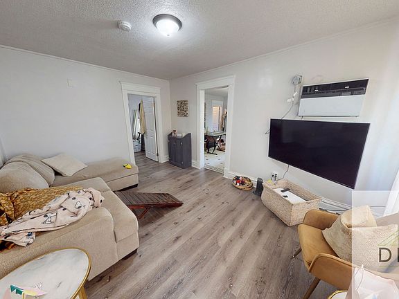 2nd image of 214 E Elm St #1