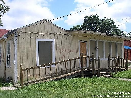 1st image of 739 W Hildebrand Ave