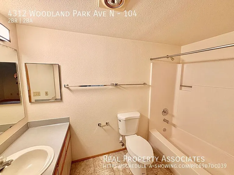 4312 Woodland Park Ave N #104 — Photo 22