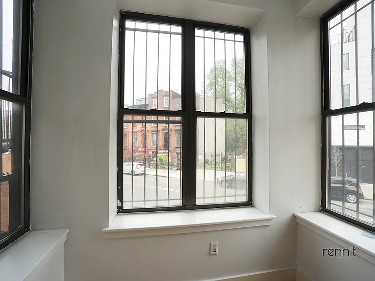 453 Franklin Ave #2B — Photo 15
