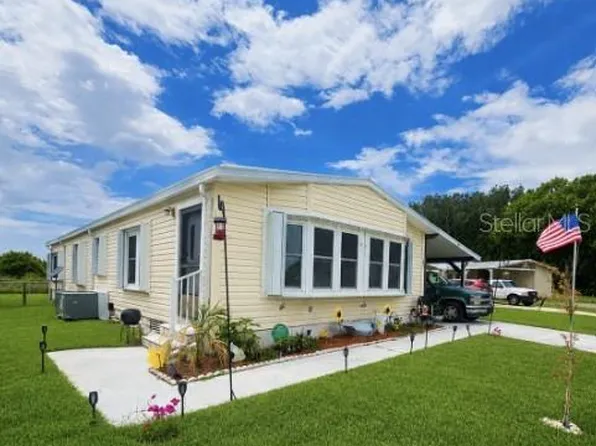 475 Papaya Cir, Barefoot Bay, FL 32976