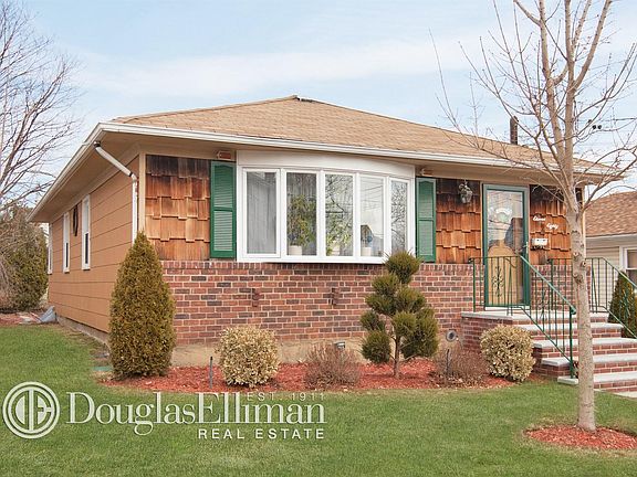 2nd image of 1180 Laidlaw Ave
