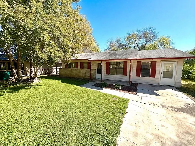206 Northview Dr — Photo 2