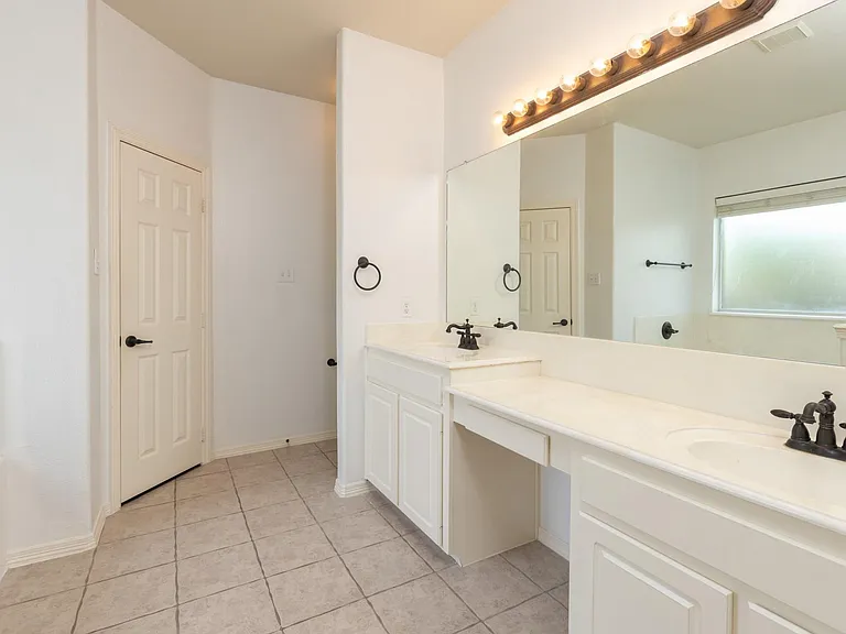 18611 Polo Meadow Dr — Photo 21