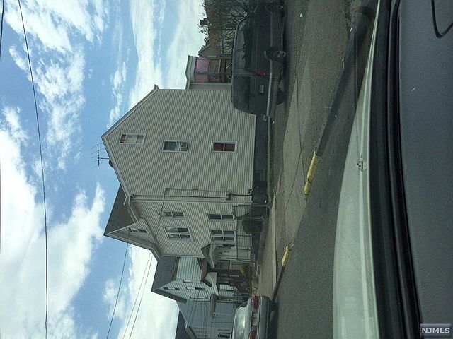 2nd image of 362-364 E 21st St