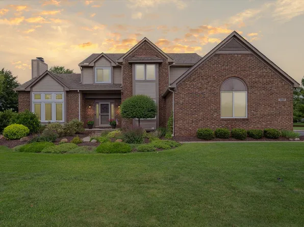 10327 Mendota Dr, South Lyon, MI 48178