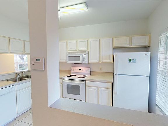 5th image of 8317 Pacific Beach Dr
