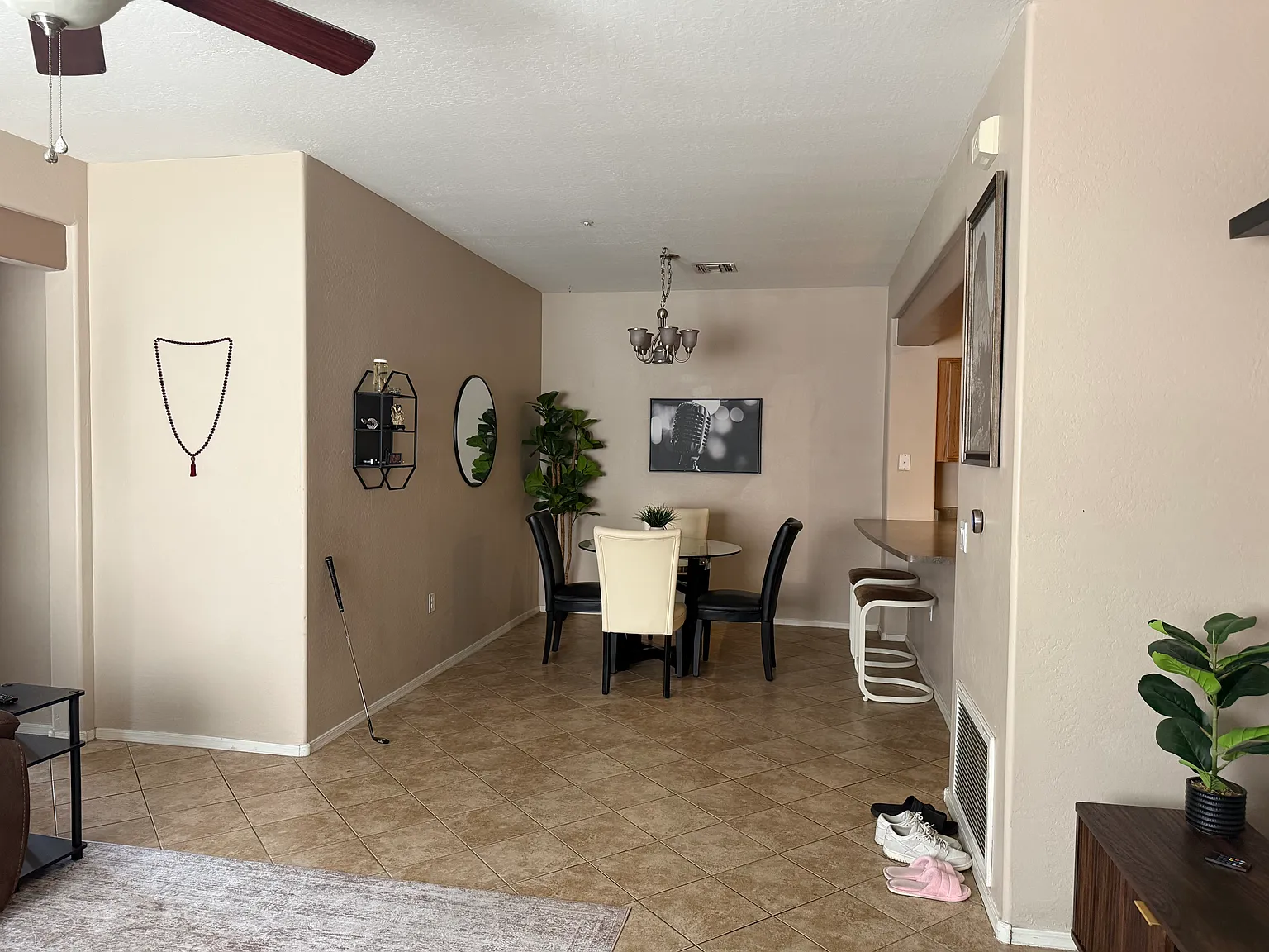 2 bed, 993 sqft, $1,900 — Photo 3