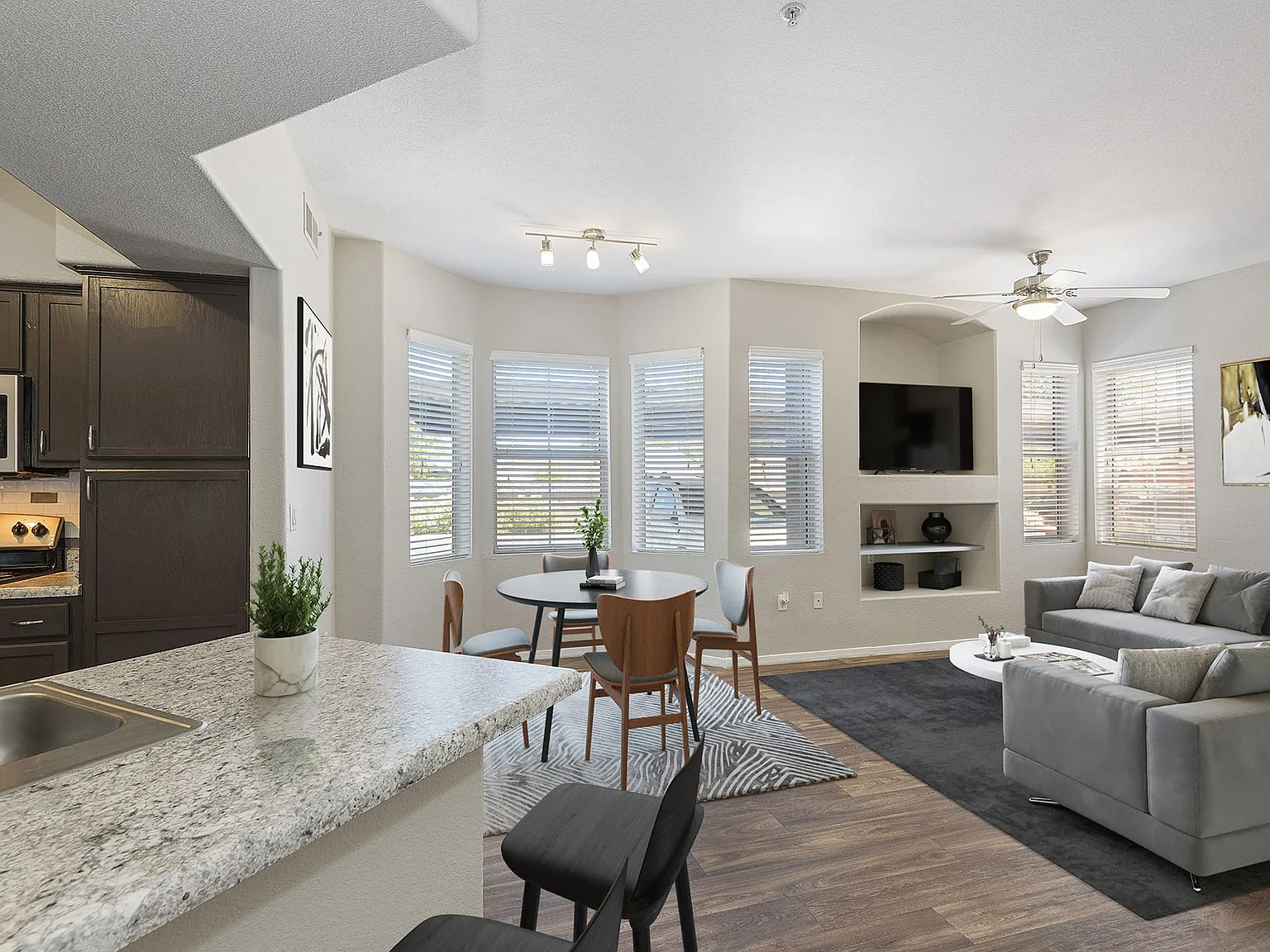 Cambria — Photo 4