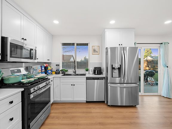5th image of 1676 Raynell Way