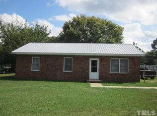 503 S Smithfield St, Selma, NC 27576