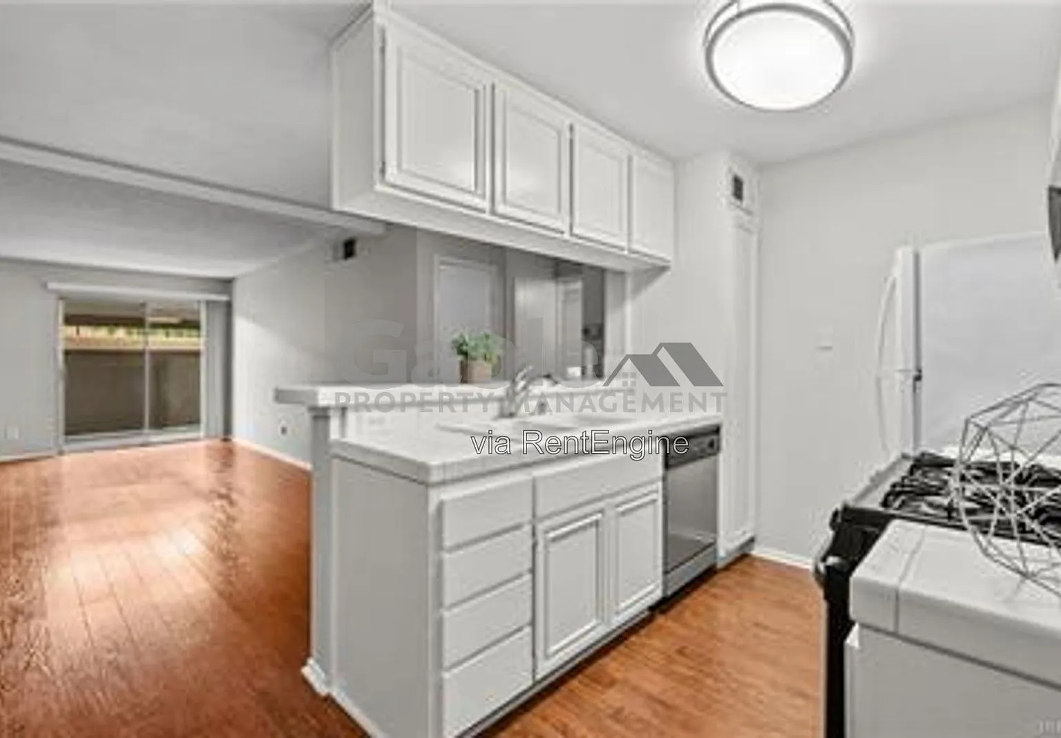 1 bed, 1.0 bath, 735 sqft, $2,165 — Photo 4
