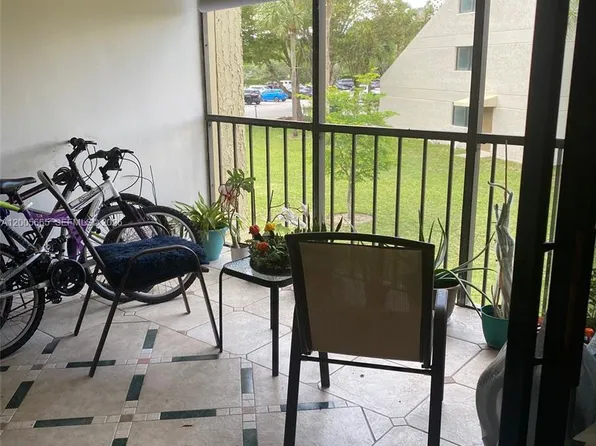 220 Lakeview Dr APT 203, Fort Lauderdale, FL 33326