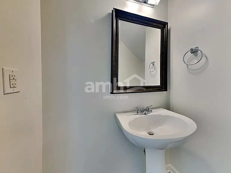 407 Pine Hill Ln — Photo 7