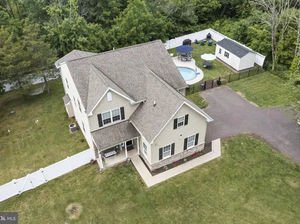 5 Heffner Rd, Royersford, PA 19468