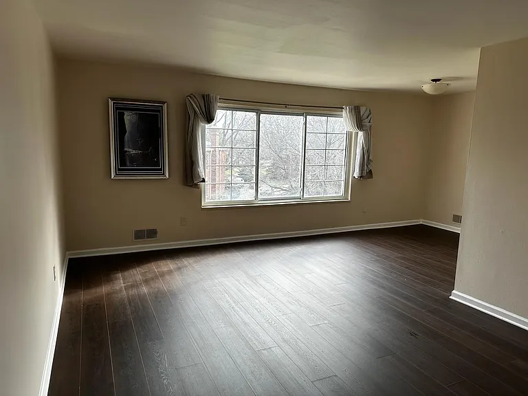 780 E Fox Hills Dr — Photo 12
