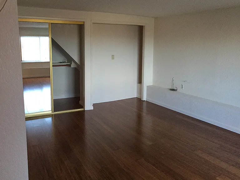 780 Clarinada Ave — Photo 3