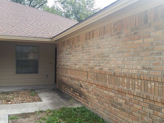 107B Springwood Front 2_10192016