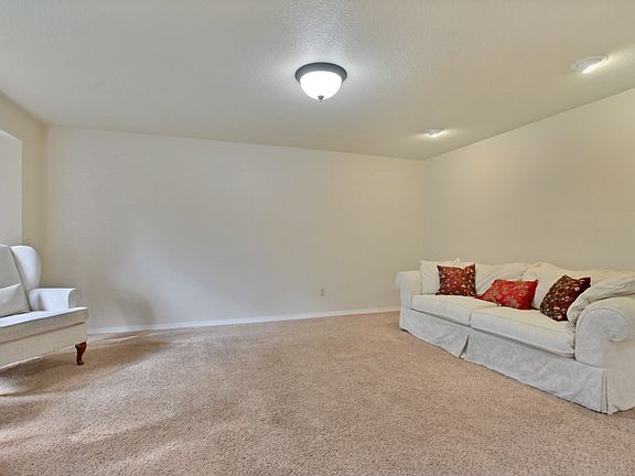 3rd image of 11023 139th Street Ct E