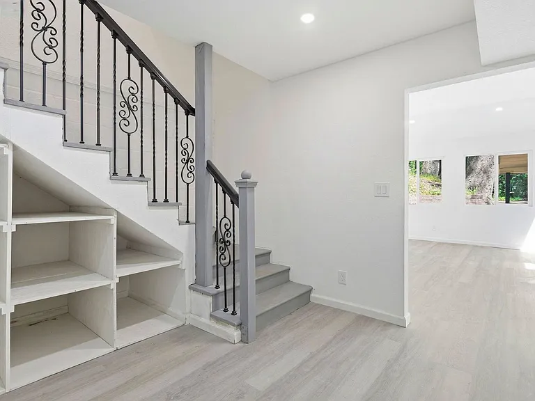 2836 Kilkare Rd — Photo 16