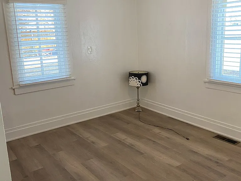 1884 S 1900 E — Photo 20