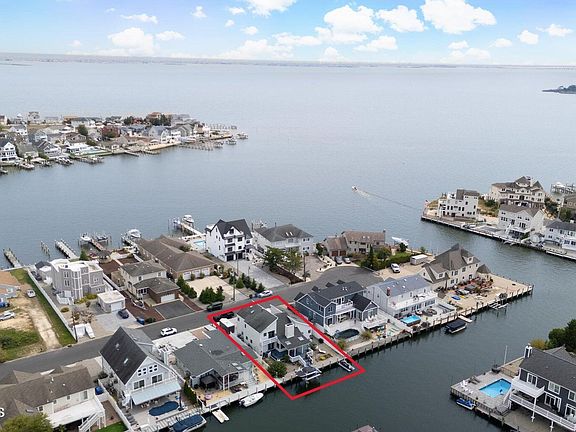 2nd image of 385 Aldo Dr