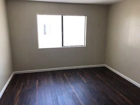 N Citrus Ave N — Photo 10