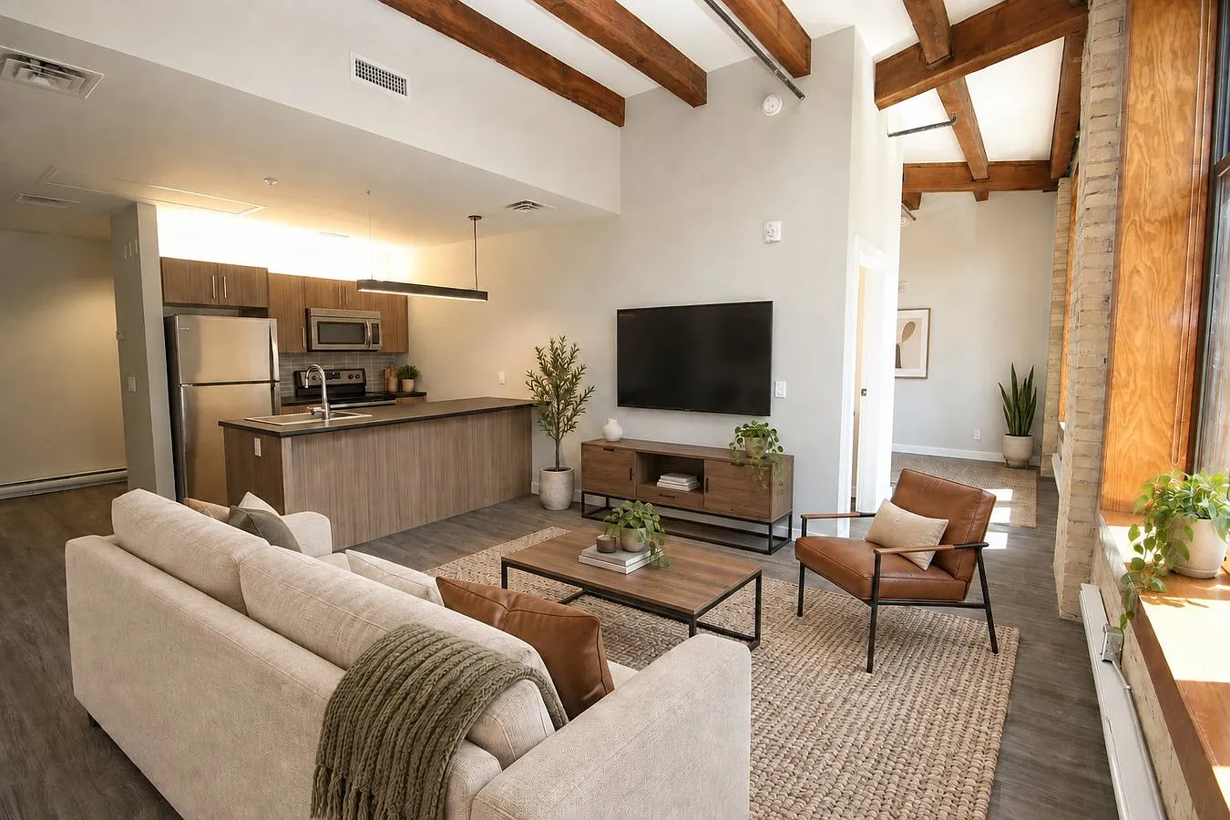 165 McDermot Av - 1Bed 1Bath — Photo 1