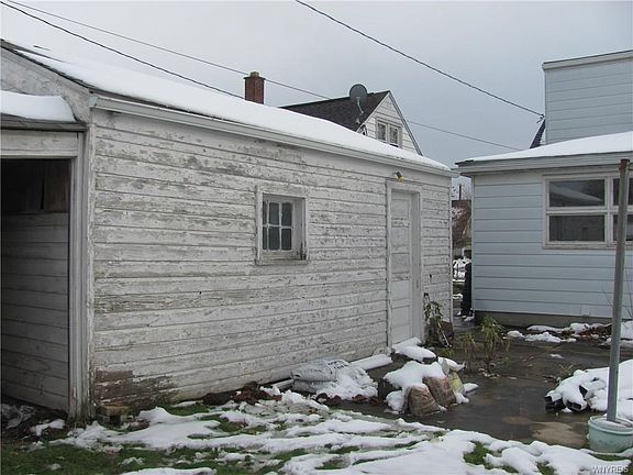 3rd image of 75 Canterbury Ln