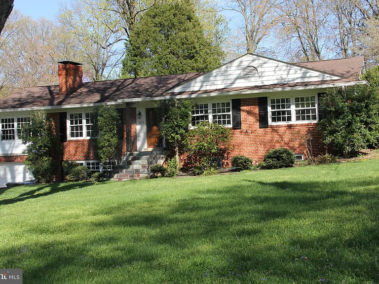 1103 Delf Dr — Photo 1