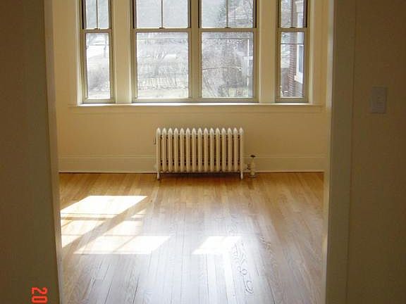 5th image of 427 N Lombard Ave APT 1