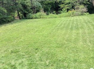5006 Dempsey Dr, Cross Lanes, WV
